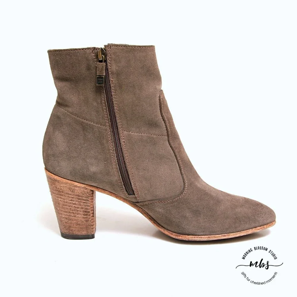 Alberto‎ Fermani Suede Side Zip Heeled Ankle Boots in Tan Women Size 7